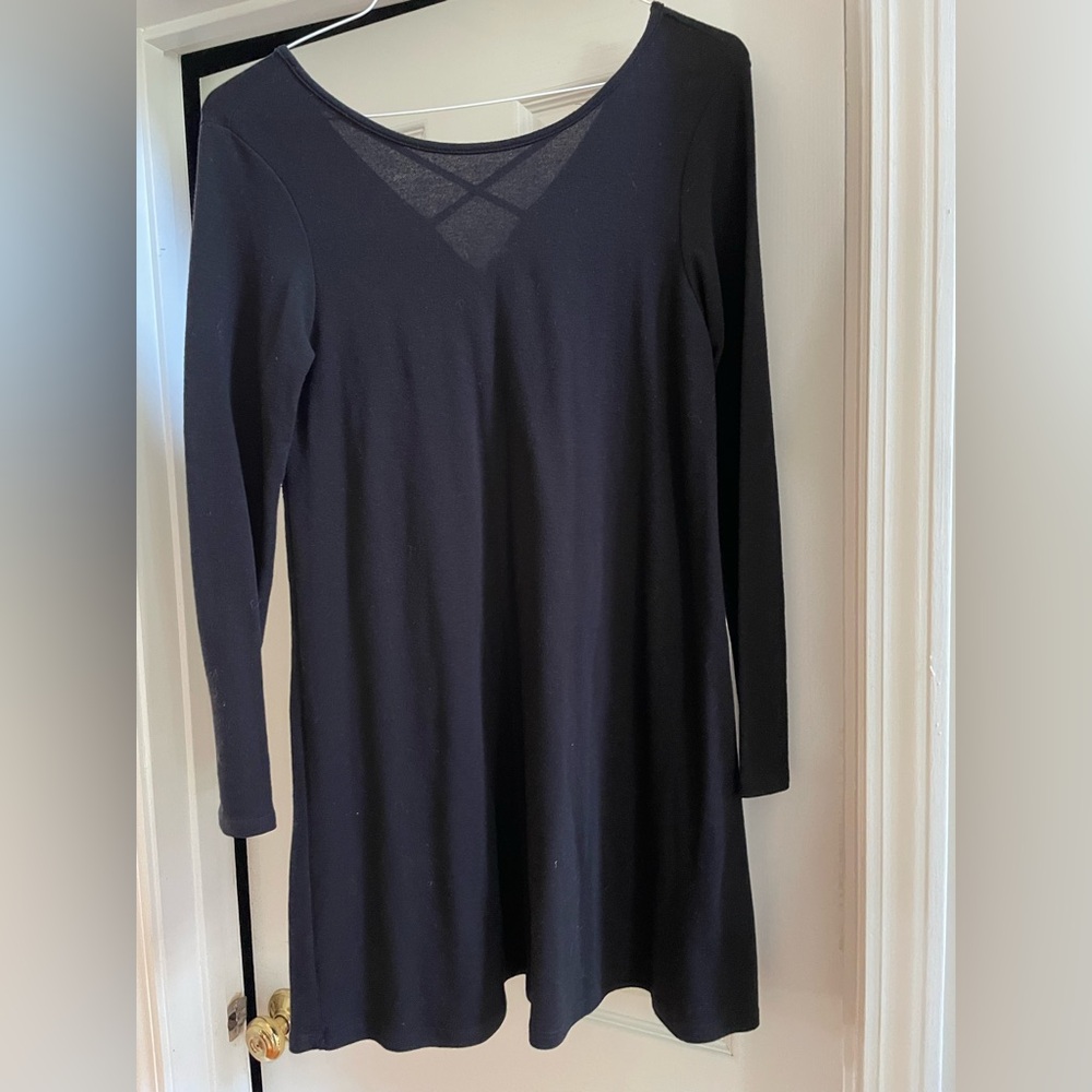Alya
Black long sleeve dress
Medium